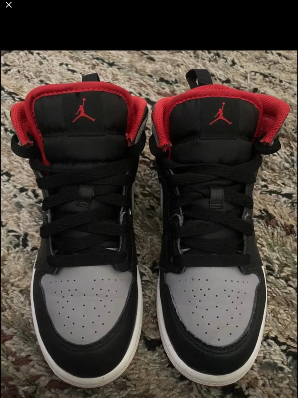Jordan Kids Air Jordan 1 Mid Bred Shadow Sneakers. Size 1.5Y - Picture 2 of 2